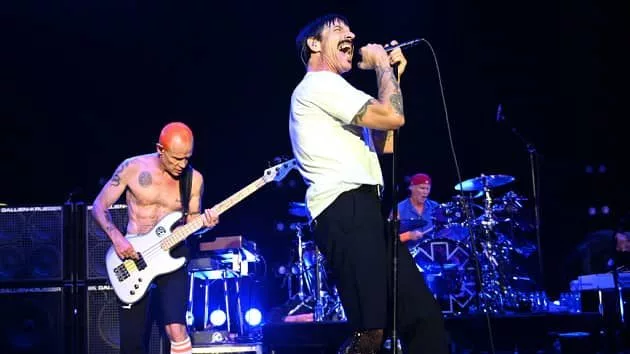 getty_redhotchilipeppers630_020722