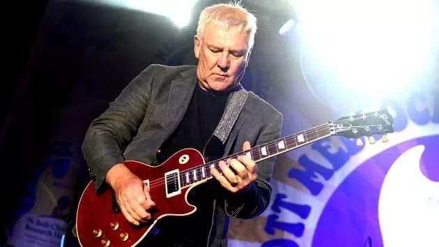 getty_alexlifeson630_020922