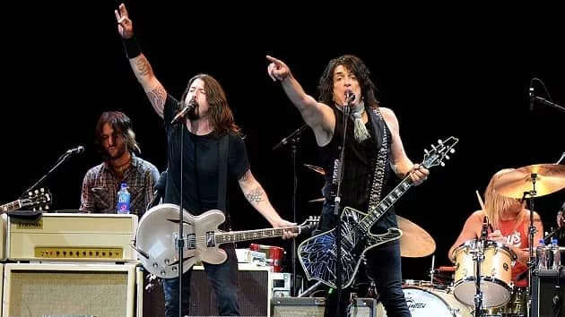 getty_davegrohlpaulstanley630_021822