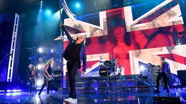 getty_defleppard630_031122