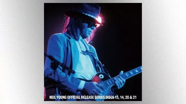 m_neilyoungorsboxset630_031822