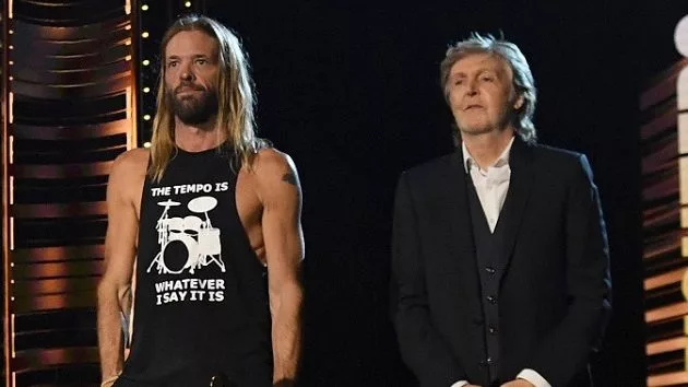 getty_taylorhawkins26paulmccartney630_cropped_033322
