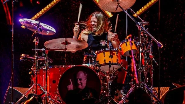 getty_taylorhawkins_040122