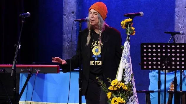 getty_pattismith630_040122