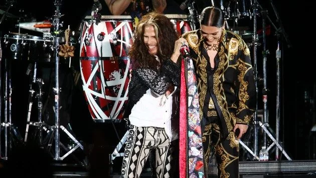 getty_steventylerjessiej_040422