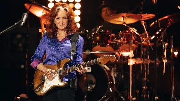 getty_bonnieraitt_042222