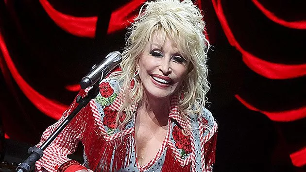 getty_dollyparton_050422