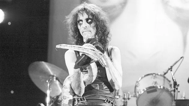 getty_alicecooper630_051822