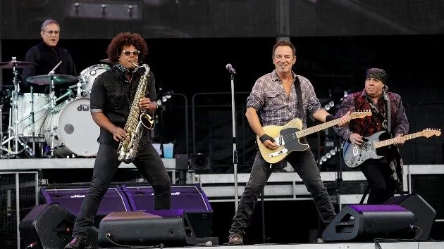 getty_estreetband_052422