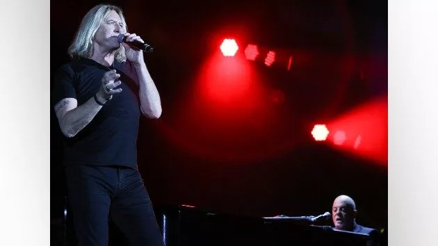 getty_billyjoeljoeelliott_071122