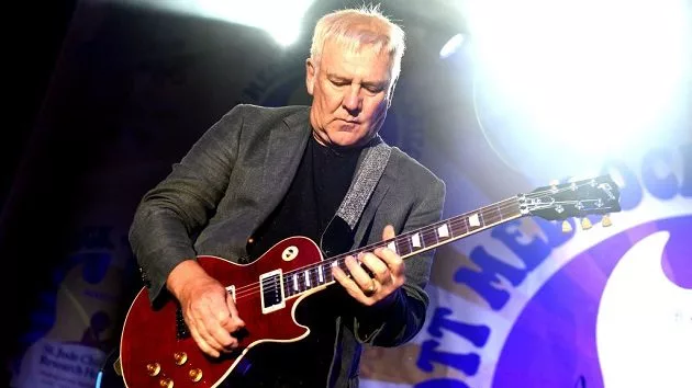 getty_alexlifeson630_083122