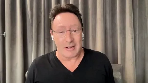 m_julianlennon630_zoomstill_100422