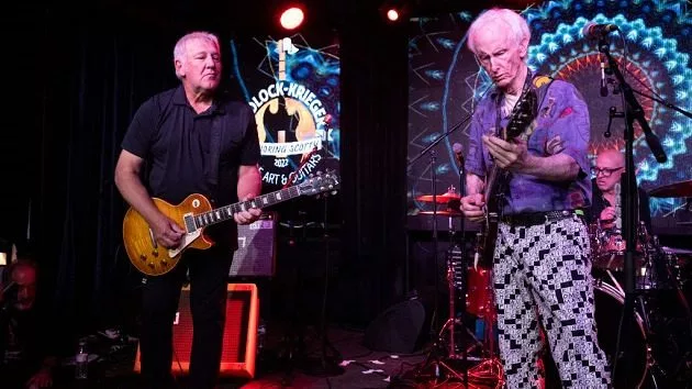 getty_alexlifesonrobbykrieger630_102622