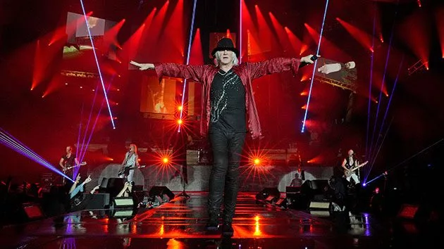 getty_defleppard_110422