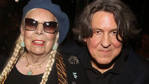 getty_mitchellcrowe_110422