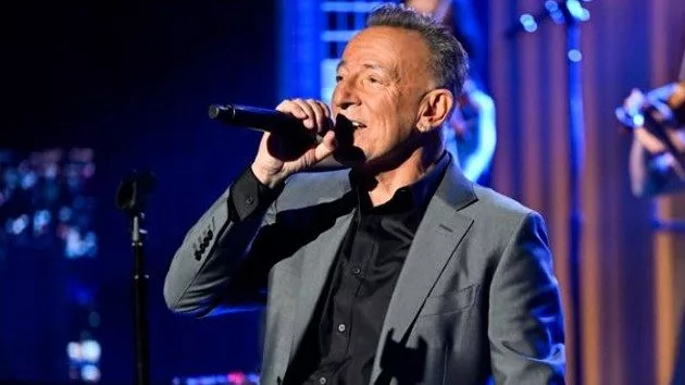 m_bruce_springsteen_11152022