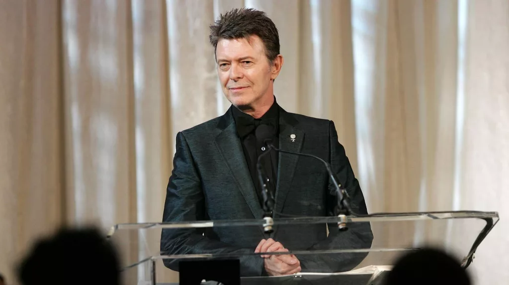 getty_davidbowie_112122
