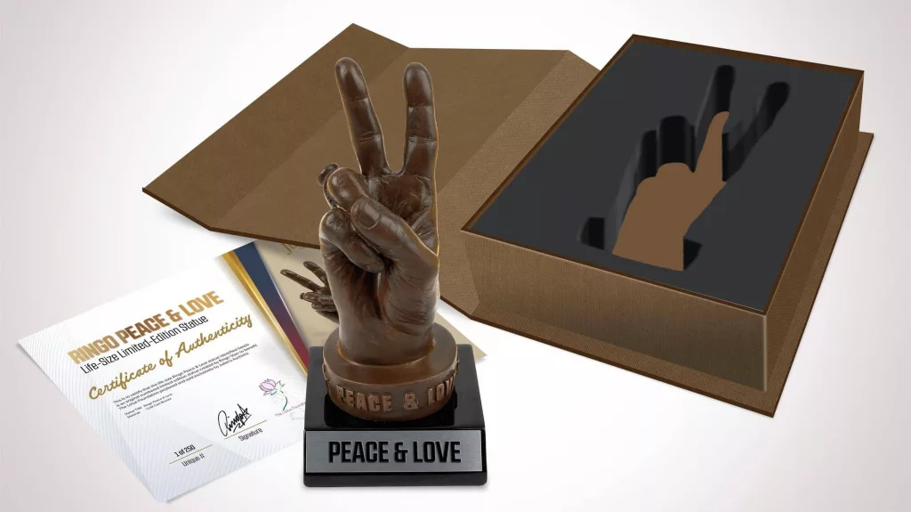 m_ringostarrpeace26lovesculpture_112222