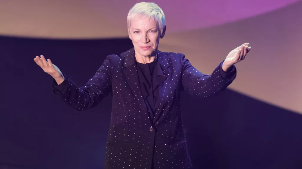 getty_annielennox_112222