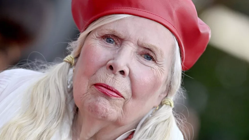 getty_jonimitchell_113022