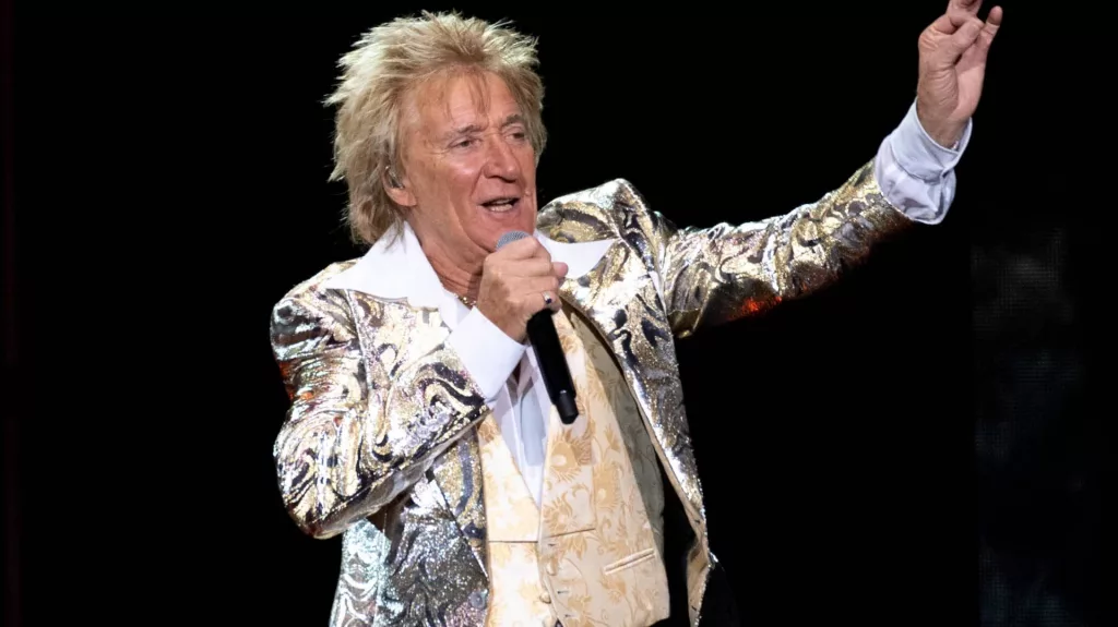 getty_rodstewart_113022