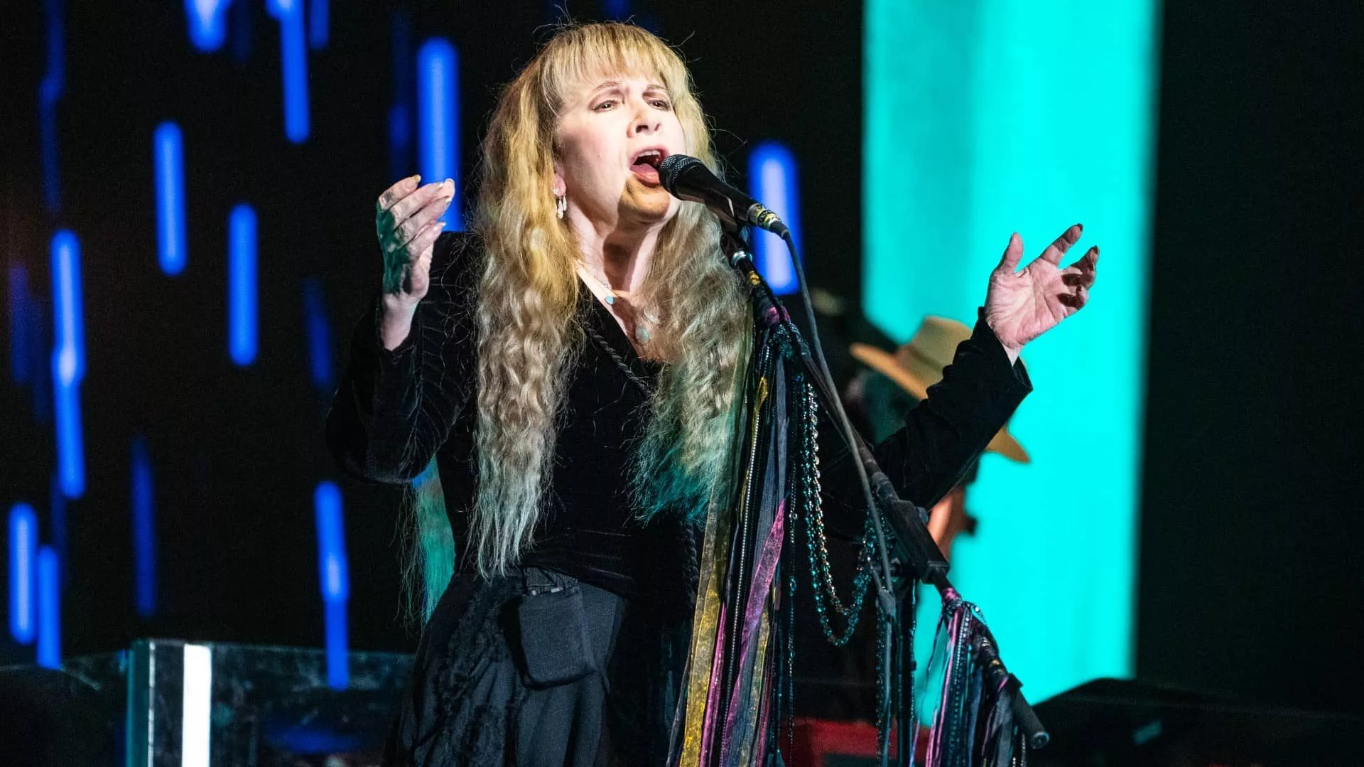 getty_stevienicks_113022
