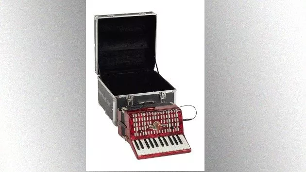 m_mcvieaccordian_120122