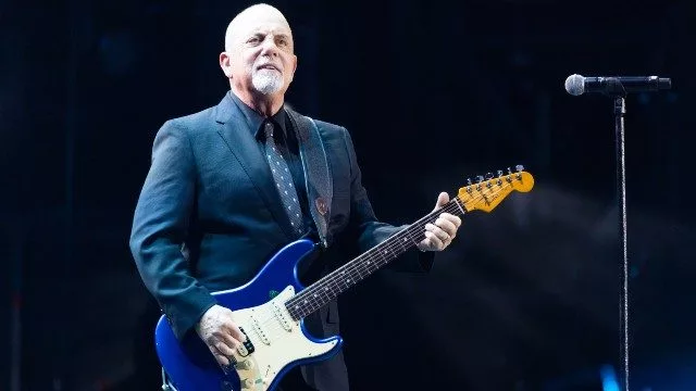 getty_billyjoelonstage_121922