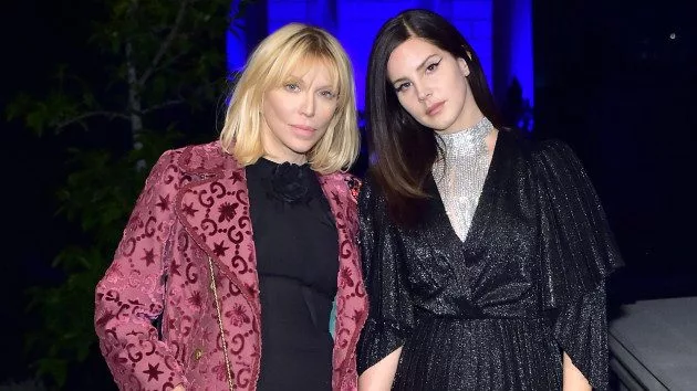 g_courtneylana_122822