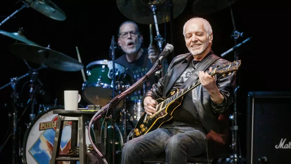 getty_peterframpton_122922