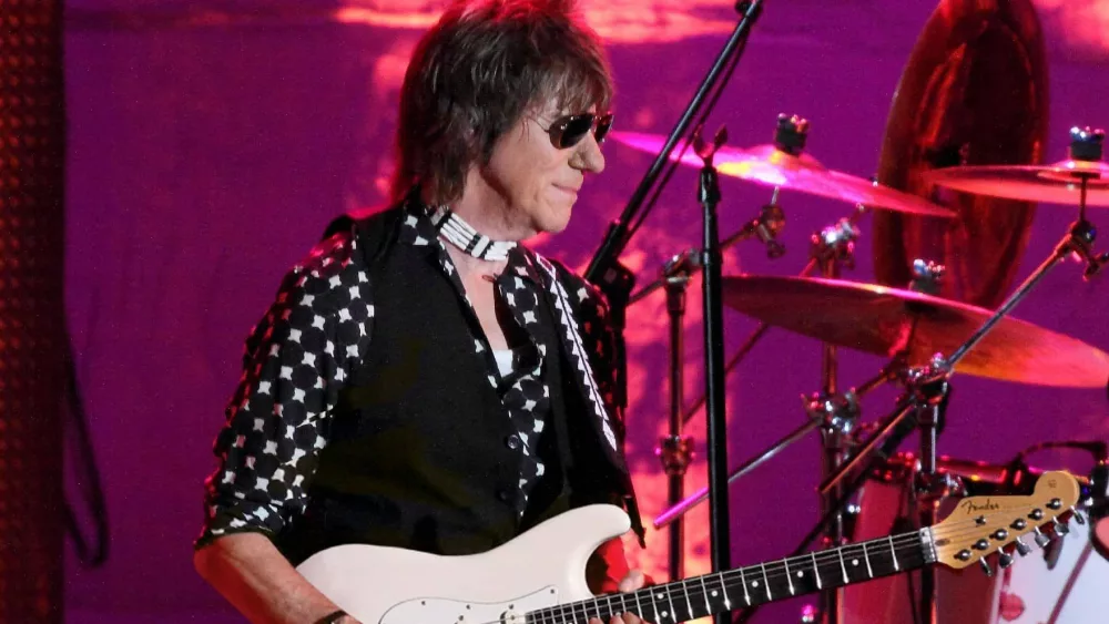 getty_jeffbeck_011123_1-2