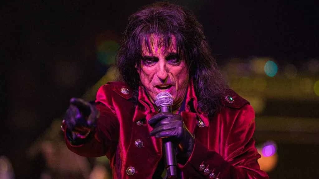 getty_alicecooper_011323
