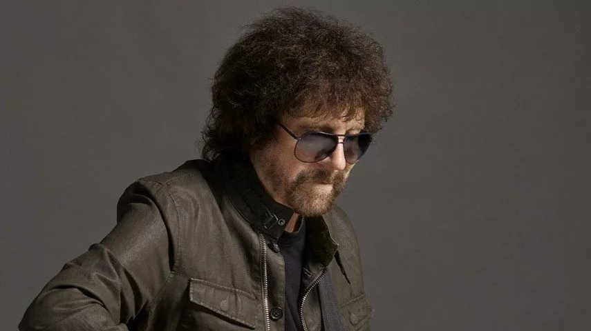 m_jefflynne_011823816300