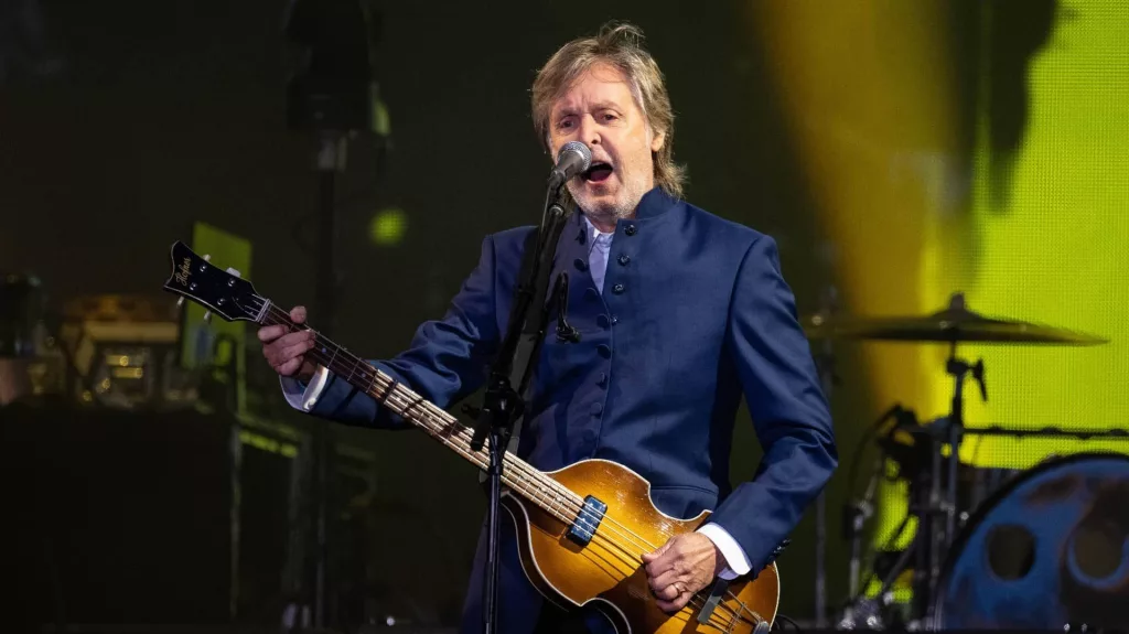 getty_paulmccartney_011823877161
