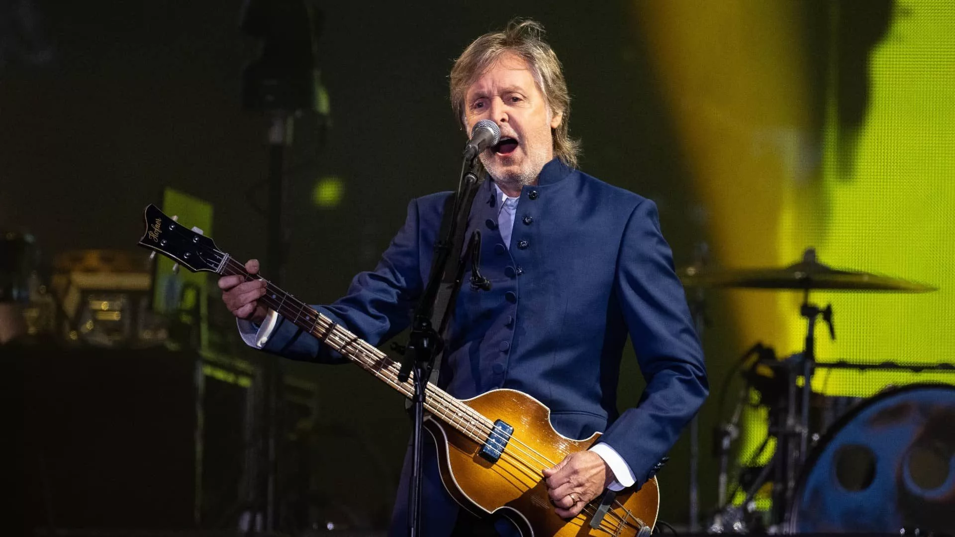 getty_paulmccartney_011823877161