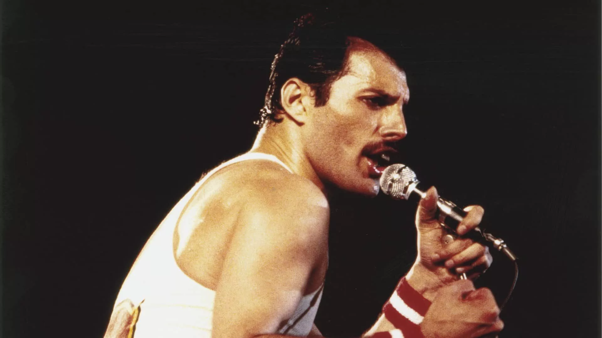 getty_freddiemercury_011923130108