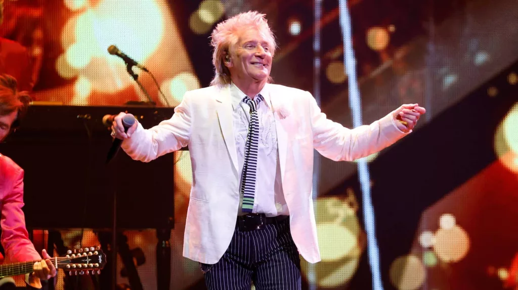getty_rodstewart_012623365051