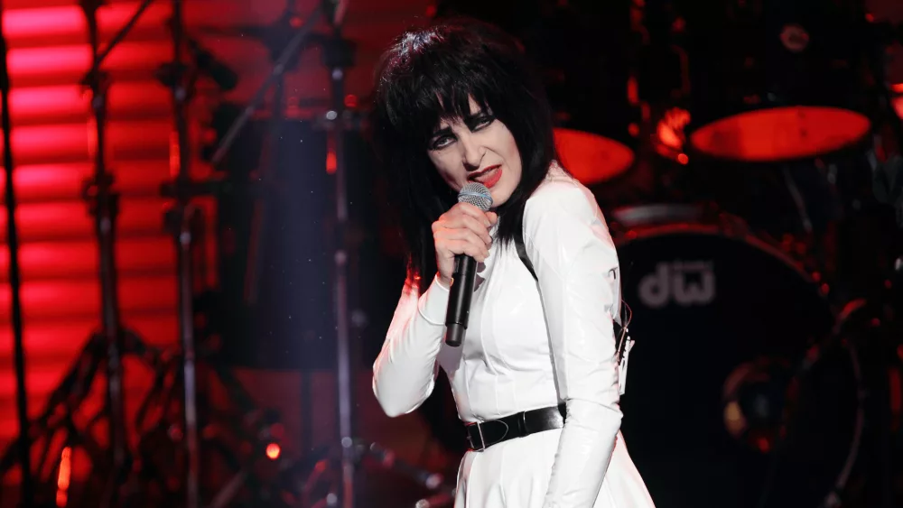 getty_siouxsiesioux_020123142446