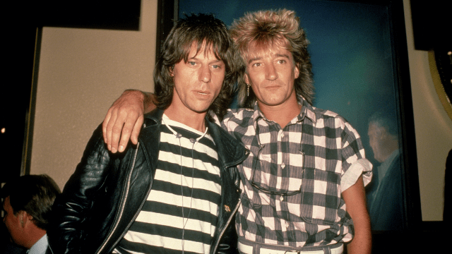 getty_rodstewartjeffbeck_020623184191