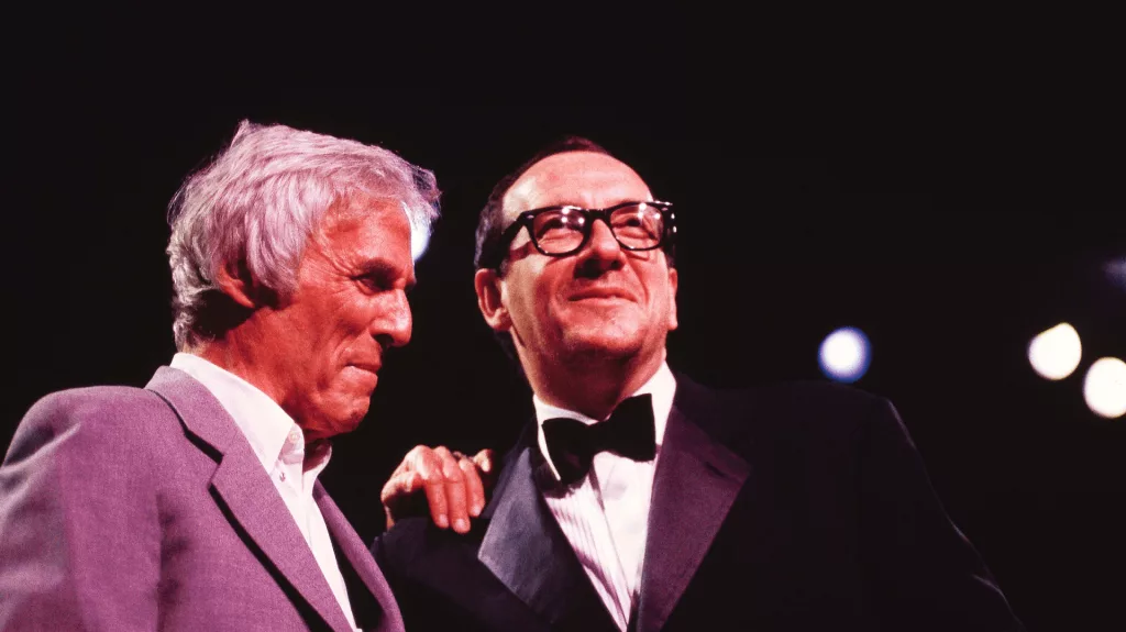 getty_burtbacharachelviscostello_021023969917