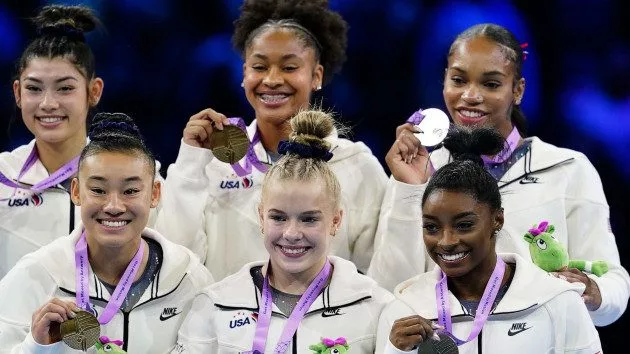 gymnastics-team2-gty-ml-231005_1696505998985_hpembed_3x2_160028129695788