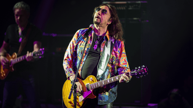 getty_acefrehley_010824460297