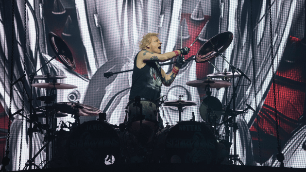 getty_jameskottak_010924522154