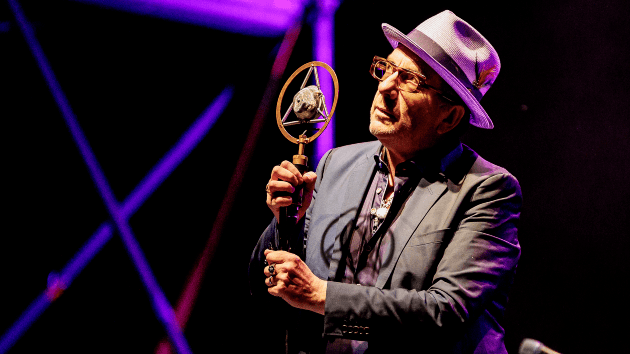 getty_elviscostello_011124923479