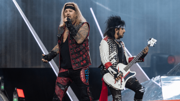 getty_motleycrue_011224552045