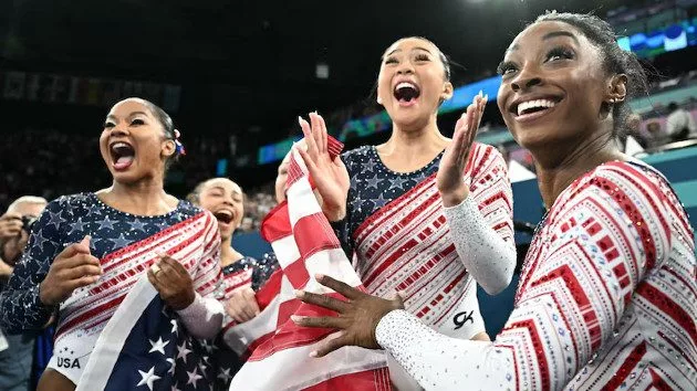 biles-chiles-lee-gty-jm-240811_1723388244976_hpmain277665