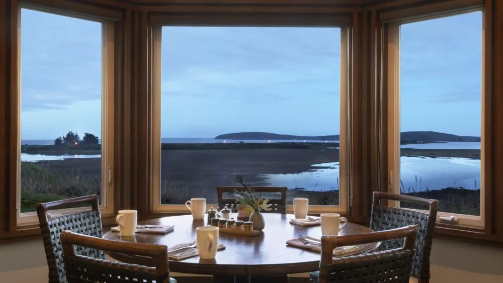 drakes-sonoma-coast-interior-3_credit-paul-dyer-1000x563666246-1