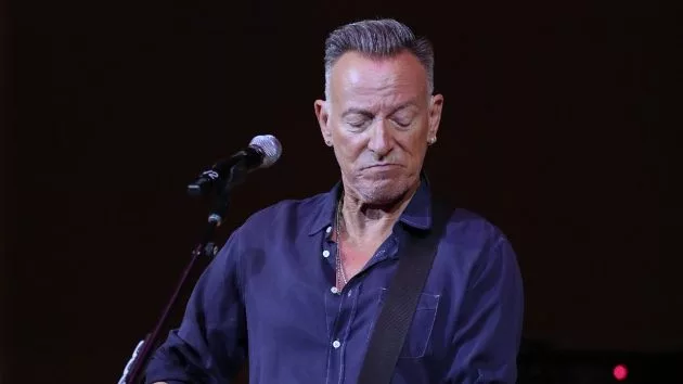 getty_brucespringsteen_041025863451