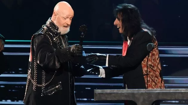 getty_robhalfordalicecooper_041825439898