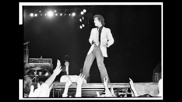 m_billyjoelhbodoc_032625915413